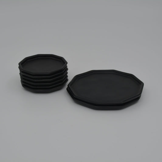 K.P.C. de Bazel 1920 Black Glass Coasters by Leerdam | K.P.C. de Basel Leerdam Design Onderzetters - antique-vintagedepot